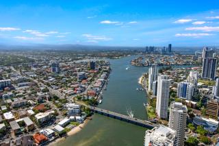 Circle On Cavill High Floor 1 Bedroom Apartment - CoastHM - 2