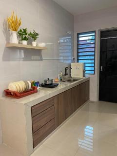 LYL HOMESTAY-IPOH 10Pax 4R - Ipoh - 7