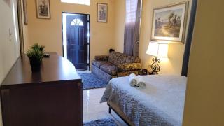 Del Valle Unit 2, Economical Large Studio Near Beach, Sleeps Up to 4 - San Juan - 0