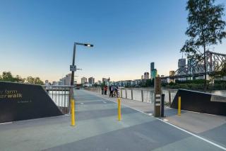 Groovy! ~ Central New Farm ~ Walk to CBD - 3