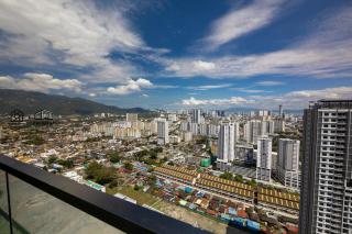 Urban Suites with Spectacular High Floor View #3BR #10 - Jelutong - 1