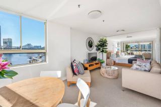 Fab! ~ Skyline City, Water + Story Bridge Views - Brisbane - 5