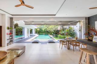 Villa Jago - Private Luxury Villa with Large Pool in Seminyak - Seminyak - 4