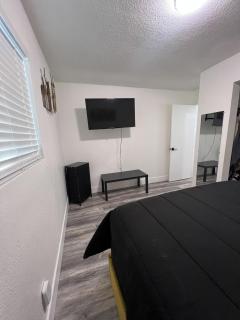 Cozy and Spacious Home - Las Vegas - 1