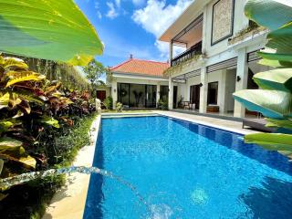 Villa Kumaru Luxury 4BR inc breakfast and airport pickup - Canggu - 4