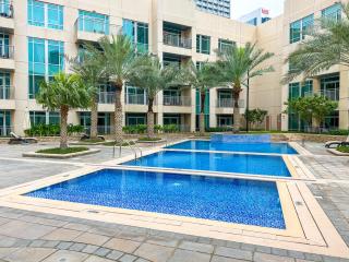 Boutique Living - Burj Views - Renovated - Dubai - 2