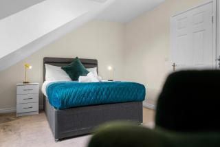 4BR Contractor House in Birmingham w/Parking - West Bromwich - 6