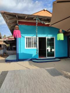 Flower Apartment on the beach - 0