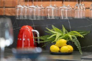Exclusive Grey and Red Apartment in Warsaw Center by Noclegi Renters - Varsavia - 1
