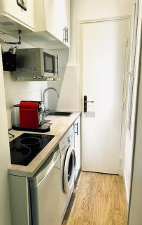 In the center of Montmartre - 4