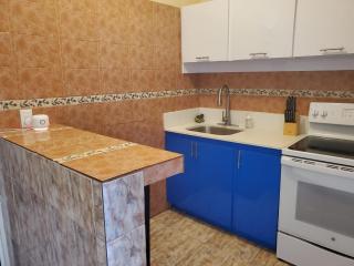Del Valle Central Casa near Trendy Calle Loiza- One bedroom with queen - San Juan - 3