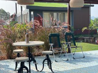 Ebonystays The Glasshouse - 9