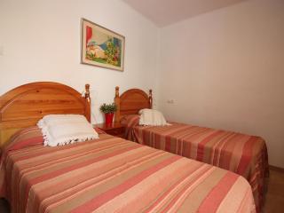 Apartamento céntrico en Roses, a 300m de la playa, con terraza solarium y WiFi. - ES-228-97 - Roses - 6