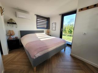 Tiny Zen House in Heinkenszand with private sauna, airco, outdoor swimming pool, WiFi and 2 bedrooms - 2