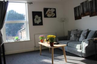 Oliver Wests Beautiful 1 Bedroom Retreat - 3