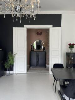 Cozy room by Royal Palace - Oslo - 9