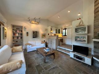 Lavender by halu!, Villa with outdoor ping pong area - Sani Beach - 0