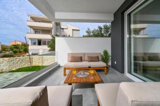 Imperial Apartment with Private Pool - Novalja - 8