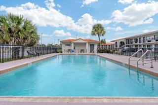 Quality Inn & Suites Orlando East - UCF Area - Orlando - 5