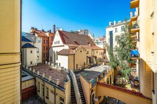 Charming Apartment with Balcony in Pařížská street - 8