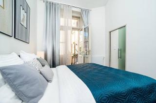 Charming Apartment with Balcony in Pařížská street with Free Garage - Praga - 5