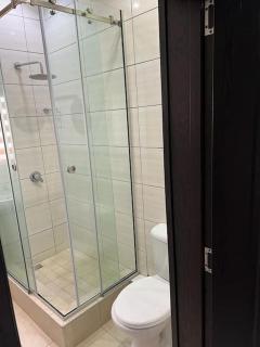 Luxe Living:4Bed, TV, Pool& WiFi - Lekki - 1