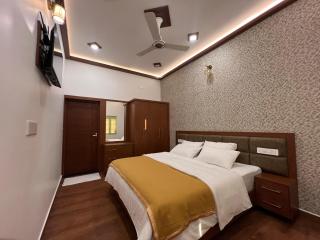 Cloudy Court Resort - 6