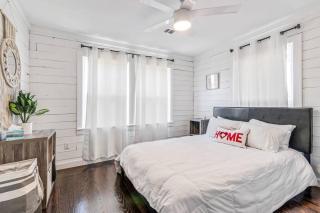 Bungalow Bliss - Large Backyard & Fire Pit - McGregor - 1