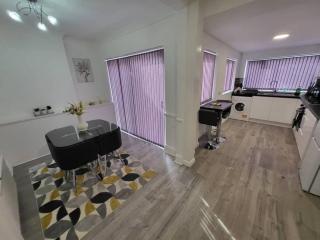Enquire now - 3 bed house - Up to 35% off - Contractors and Families - Coventry - 3