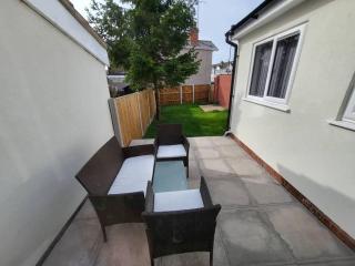Enquire now - 3 bed house - Up to 35% off - Contractors and Families - 1