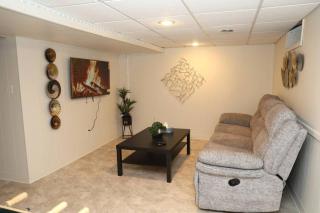 Charming, Central, Cozy Home - Ideal - Dearborn Heights - 5