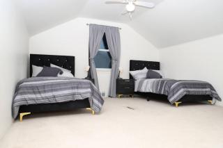 Charming, Central, Cozy Home - Ideal - Dearborn Heights - 4