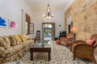 La Madrague 3 Bedroom Villa with Garden in Batroun - Batroûn - 5