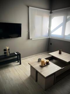 Joannas Airport Luxury Rooms - Artemida - 0