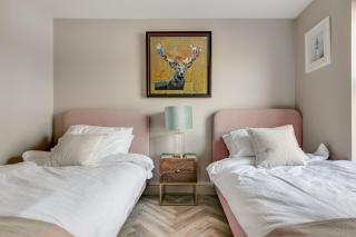 Stylish 2 bed Flat with Balcony Great views NrTube - Londra - 1