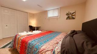 Affordable Downtown Private Rooms - Windsor - 8