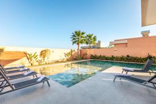 Villa Perle Rouge, Piscine , Cuisinière, Billard, playStation5 - 4