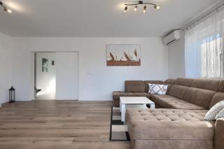 Beautiful villa Petar with pool in Brtonigla - Buroli - 2
