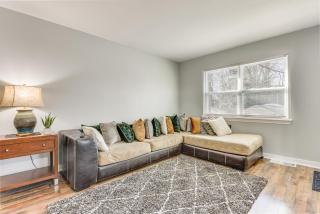 Updated Charlotte Home with Yard about 3 Mi to Uptown! - Charlotte - 9