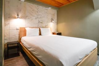 Cosmopolitan Chiado Apartment by LovelyStay - 3