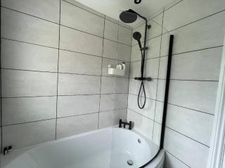 Modern 3 bedroom home, close to City Centre and Peak District - 6