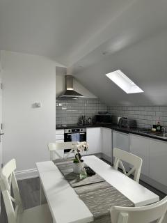 Granada Apartments Holmfield Rd - 7