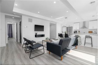 Rent 8Bed 8Bath DowntownLondon Parking Wi-Fi - 4