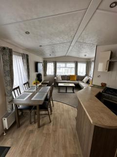 Lovely caravan at Martello Beach Holiday Park Sv14 - Jaywick Sands - 7