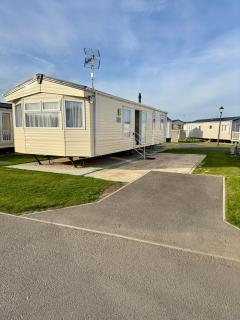 Lovely caravan at Martello Beach Holiday Park Sv14 - Jaywick Sands - 0