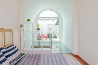 LOFT ULTRA Moderno y Minimalista con 2 Camas KING Size - 0