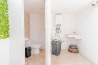 LOFT ULTRA Moderno y Minimalista con 2 Camas KING Size - 1