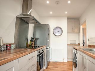 Bright, Modern Apartment in City Centre with Private Driveway Parking - Hereford - 6