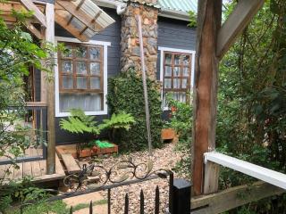 The Rustic Gorilla Cabin-Bwindi - Kanungu - 3