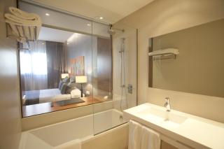 Hotel Carris Marineda - A Coruña - 5